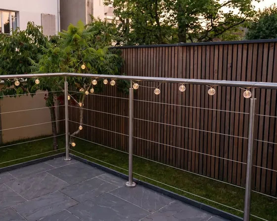 Garde-corps câble inox sur terrasse extérieure